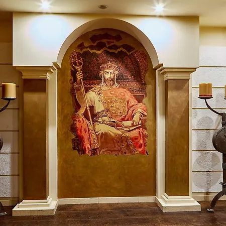 Готель Yantra Grand Велико-Тирново