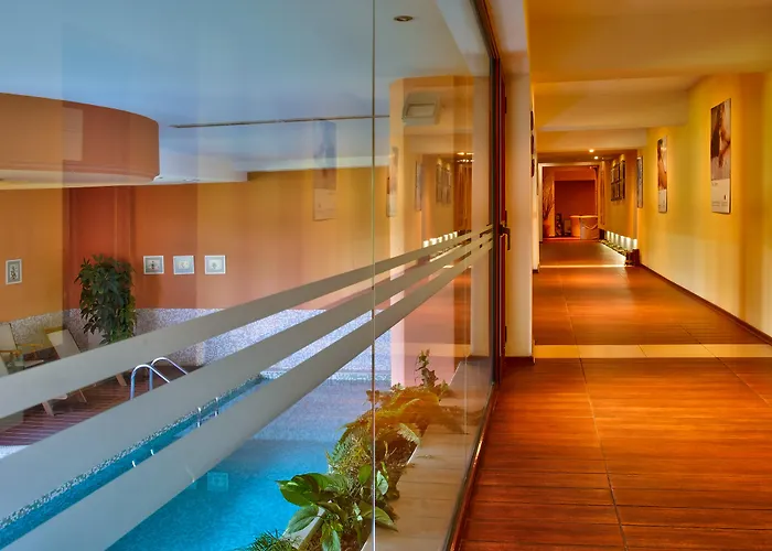 ホテル ヤントラ グランド