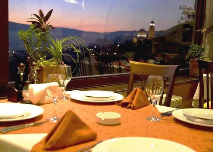 ホテル ヤントラ グランド ヴェリコ・タルノヴォ