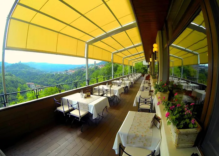 ホテル ヤントラ グランド