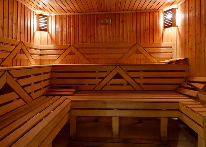 ヤントラ グランド ホテル 4*