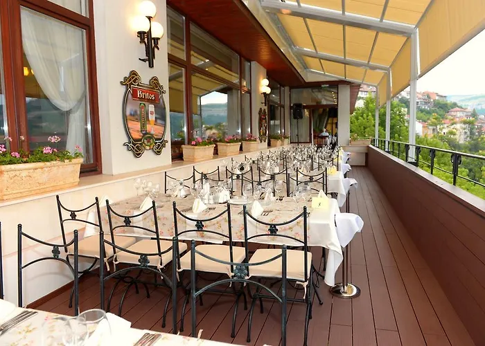 ヤントラ グランド ホテル