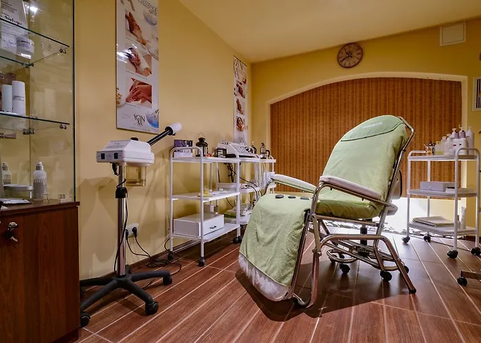 ホテル ヤントラ グランド 4*